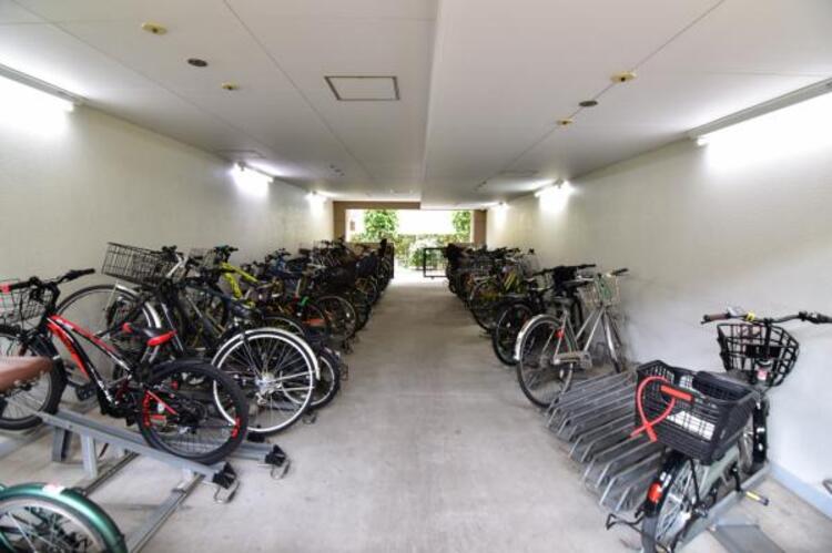 その他 管理の行き届いた駐輪場は屋根付きで雨の日も安心です。