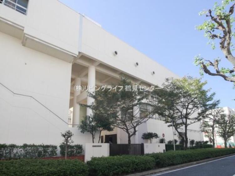 周辺 横浜市立港中学校  2430m