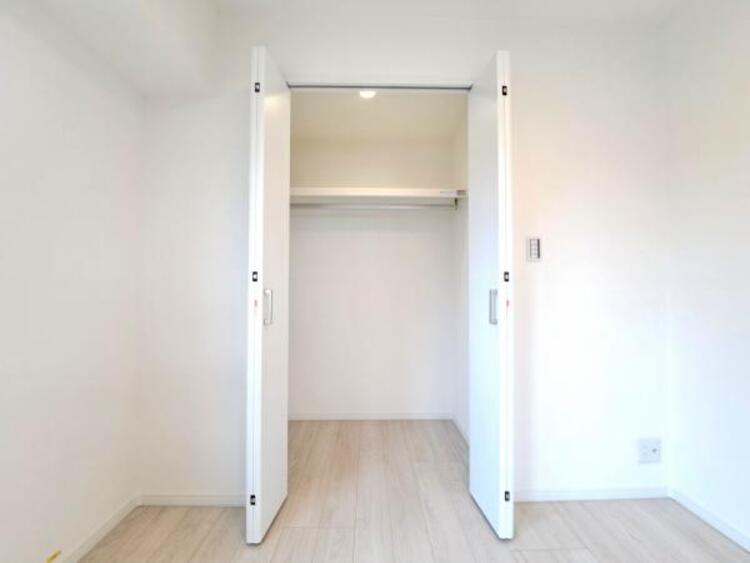 収納 ウォークインクローゼットには普段使わない季節用品やトランクなど、大きなものもラクラク収納できます。