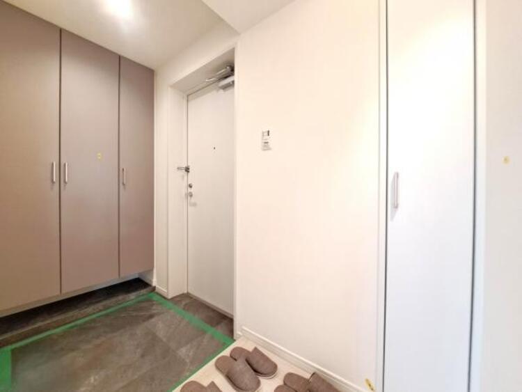 その他 玄関には収納豊富なシューズクローゼットも完備。雑多な玄関でなくスッキリ空間にできるよう設計しました。