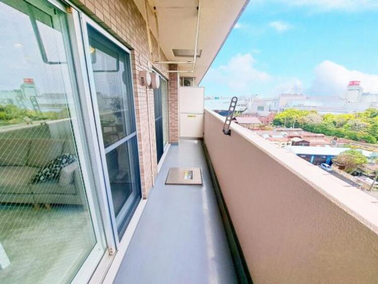 その他 バルコニー　心地よい風や陽光を楽しめるバルコニー。洗濯物を干すだけでなく、アイデア次第で多彩にお楽しみいただけます。