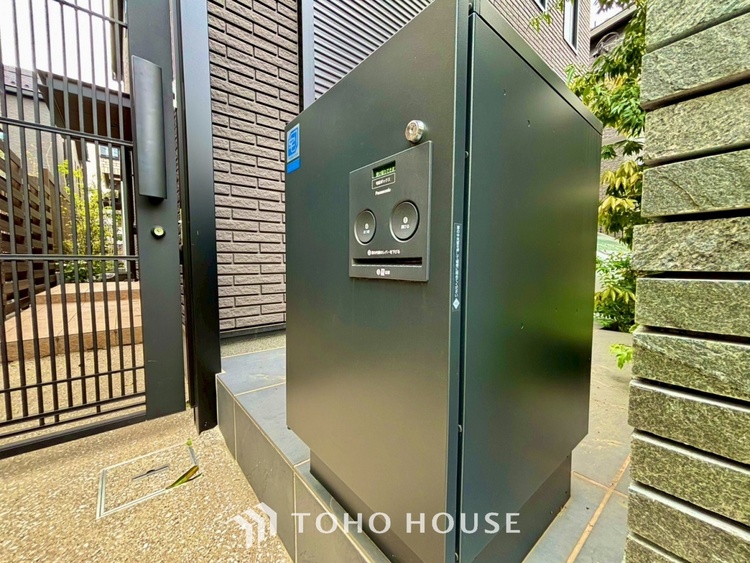 内装 【自身の道】華道、剣道、そしてここで暮らす者の正道。物事の正しい考えや愛する家族とのコミュニケーション。そんな考えの暮らし方がこの空間にも散りばめられている。