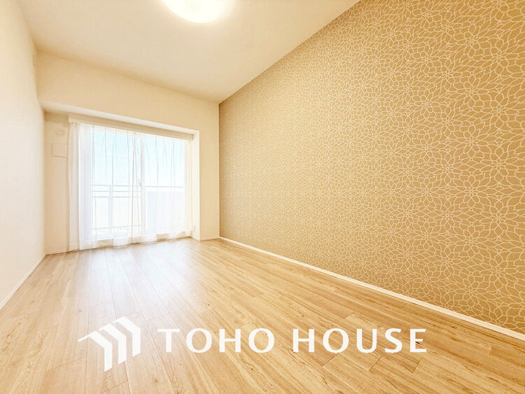 内装 採光もある洋室は、くつろぎのひと時を過ごすのにぴったり