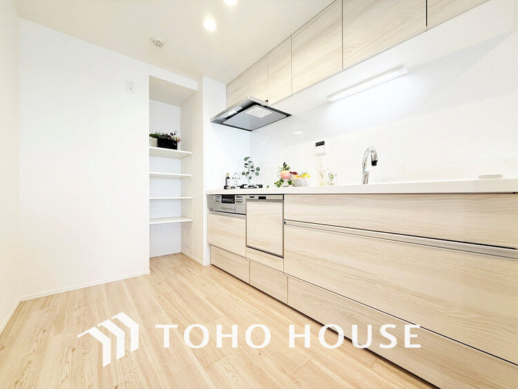 キッチン シンプルな部屋の雰囲気に溶け合うナチュラルキッチン