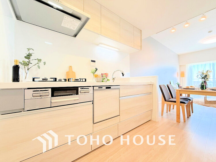 キッチン 落ち着きのあるカラーで統一された清潔感と気品が溢れるキッチン