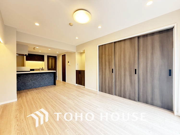 内装 柔らかな陽のそそぐ心地よいリビングダイニング