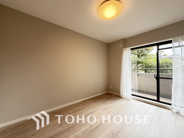 内装 1日の疲れを癒し、心地よく寛げるようゆったりとした広さをしています