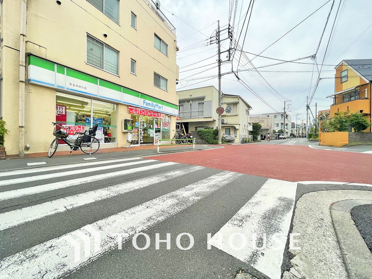 周辺 ファミリーマート 京王多摩川店　距離300ｍ