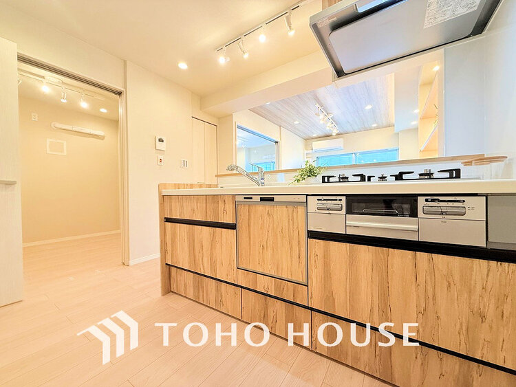 キッチン 落ち着きのあるカラーで統一された清潔感と気品が溢れるキッチン