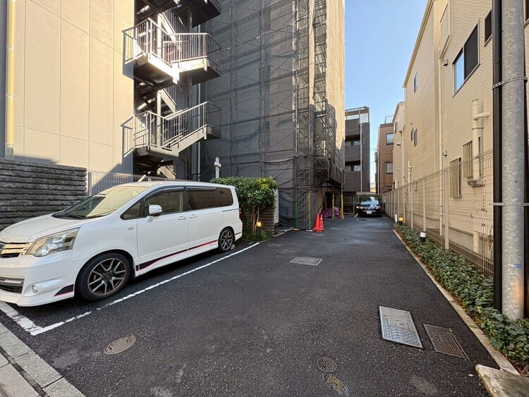 その他 駐車スペースが嬉しいですね。※空き状況は都度ご確認下さい。