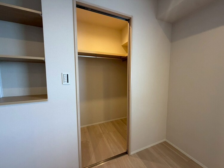 その他 家電やスーツケース、ストック品など何でも片付く嬉しい空間です。