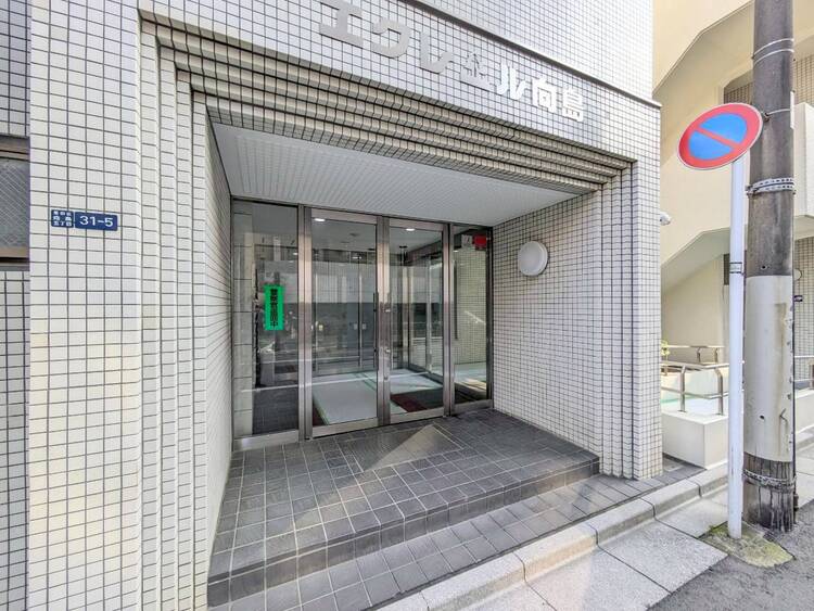 その他 上質感漂う玄関アプローチです。