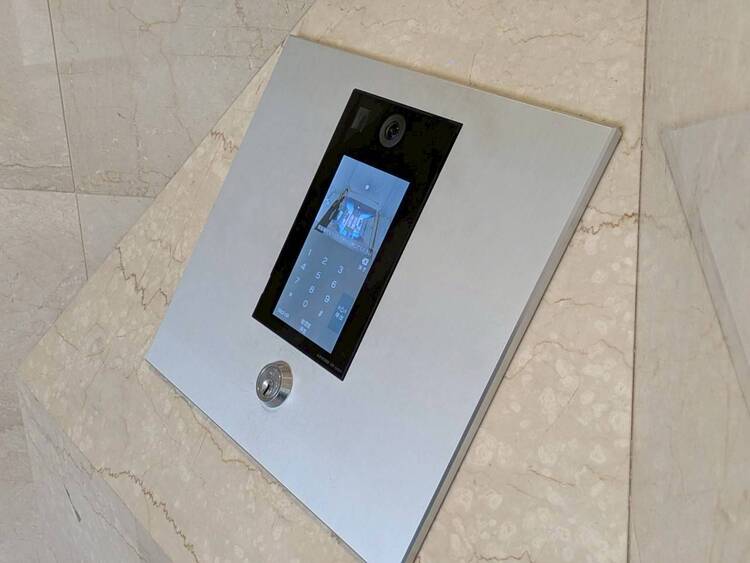 その他 誰が来てもわかる様にモニター付きインターホンを設置。