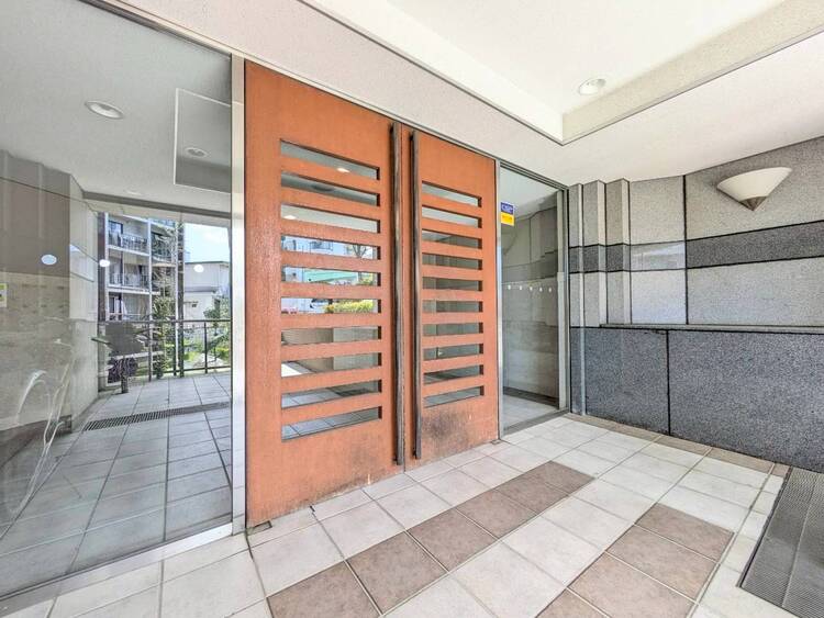 その他 上質感漂う玄関アプローチです。