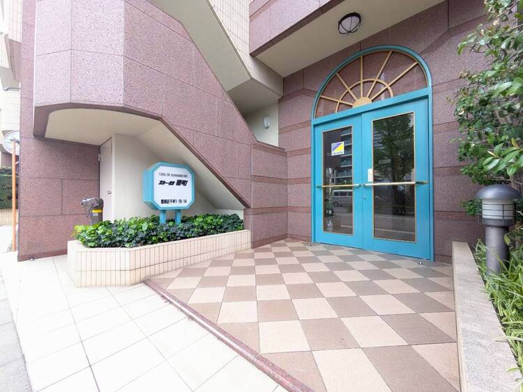 その他 上質感漂う玄関アプローチです。