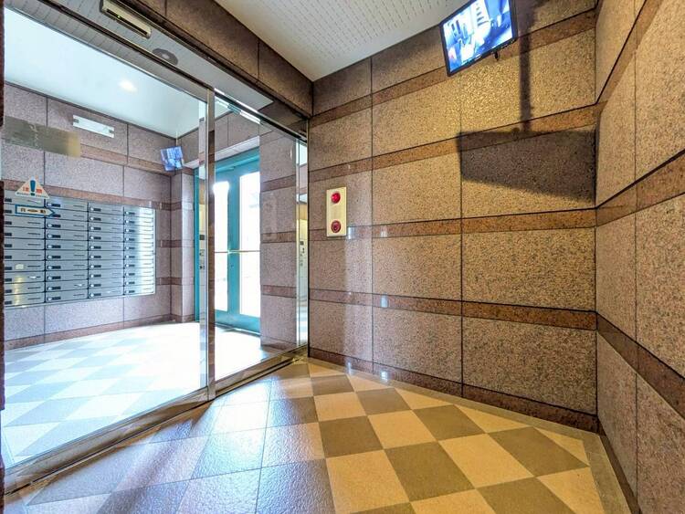 その他 館内は静寂な中が保たれており、管理が行き届いている印象を受けました。