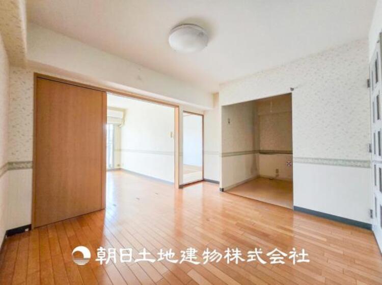 居間 【リビング】リビングで家族との時間、自分の時間を大切にできる空間を作りました。