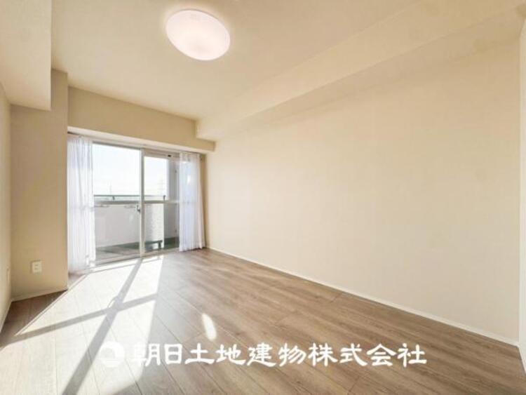 内装 【居室】設計者のセンスが求められる大切な空間だからこそ、落ち着いて過ごせる癒しと寛ぎの空間が欲しい。そんな願いを叶えました。