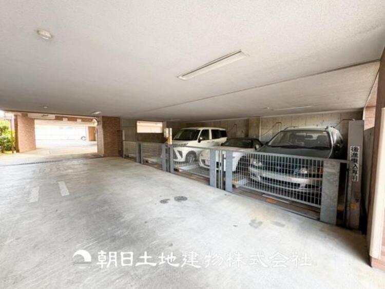 駐車場 駐車場も完備されておりますが、空き状況は確認ください。
