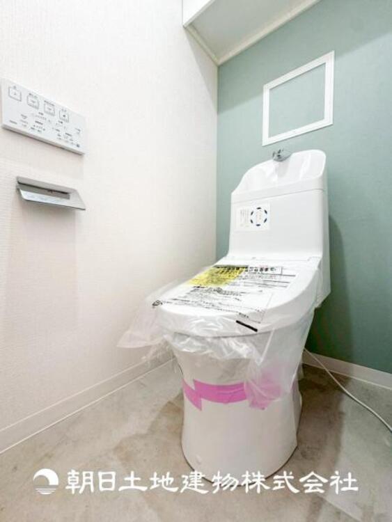 トイレ 【トイレ】大切な1人時間。寛ぎだけではない、快適な生活を送る為に必要なもの。毎日使う場所だから、より快適な空間に仕上げられています。