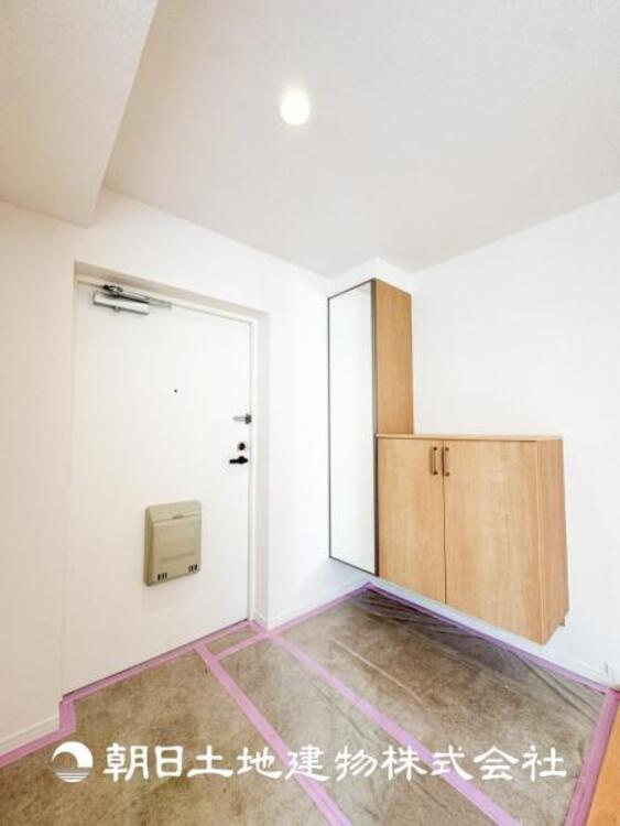 その他 【玄関】大切な家族、お客様をお迎えする玄関は住宅の入口。仕事が終わって疲れた日でも、あなたを受け入れてくれます。