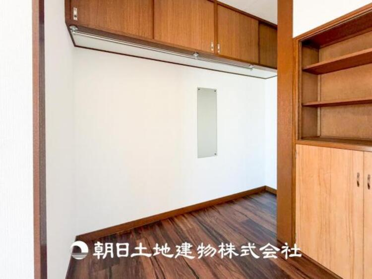 その他 【玄関】家族の帰り、遊びに来る友人、知人を優しく迎え、温もりに満ちた生活空間を予感させる。帰りたい家がここにあります。