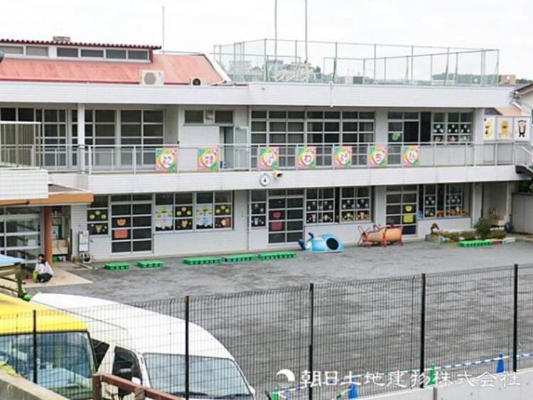 周辺 【昭和幼稚園】690ｍ　子ども主体に、遊びの中で学ぶことを重視したスタイルでのびのびとお子様の成長を見守ります。園庭や自然も感じられる環境で、体力も向上します。