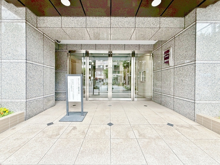 エントランス 外と内をつなぐエントランスは、まさに顔となる場所。