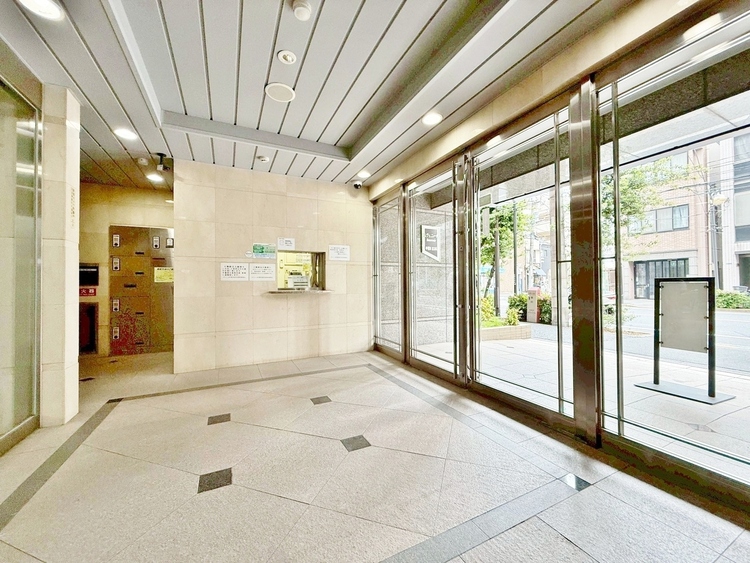 エントランス エントランス内部は、管理が行き届き清潔な共有スペースとなっています。