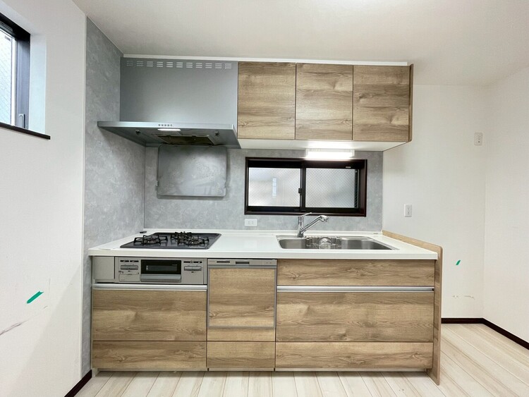 キッチン スマートな意匠と充実の機能を備えたキッチンが、暮らしにおいしい彩りを添えます。