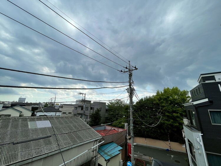 バルコニー 頬をなでる、優しい風を感じることが出来ます。