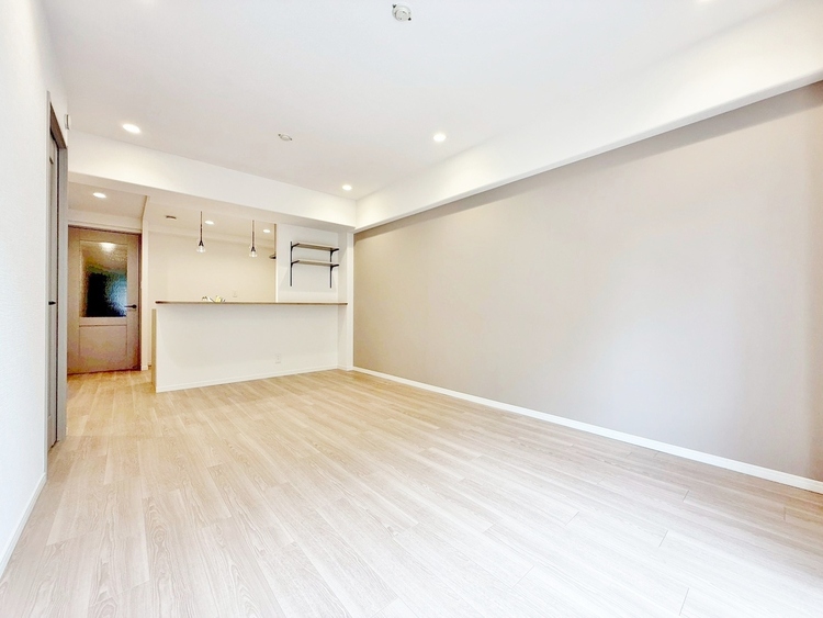 居間 飾り過ぎないシンプルな内装と偏り過ぎないデザインで統一しました。