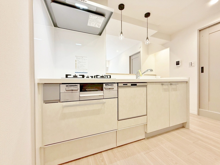 キッチン 洗練されたスタイリッシュなデザイン性と使いやすさを備えた仕様。