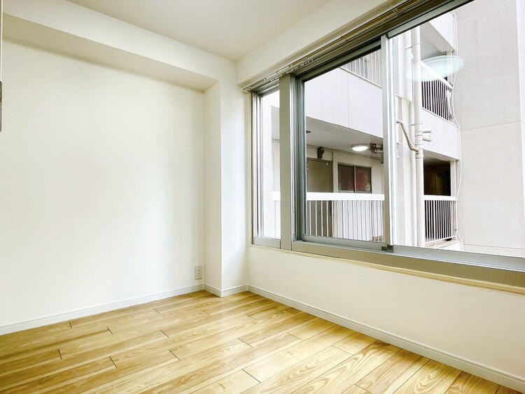 寝室 書斎にするなり、寝室するなりこの１室をどうアレンジするかを想像するだけで夢が膨らみますね。