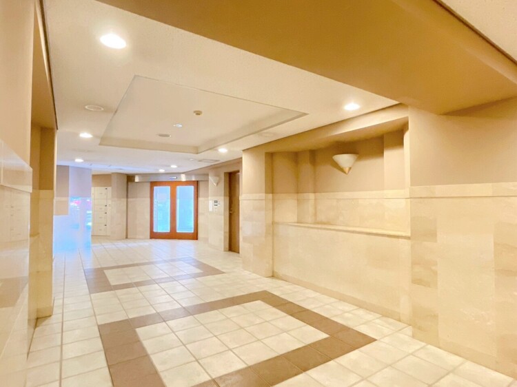 エントランス エントランス内部は、管理が行き届き清潔な共有スペースとなっています。