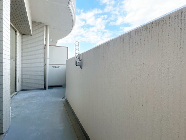 バルコニー 暮らしの中で、光と風を演出してくれるバルコニー。