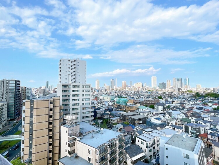 バルコニー 頬をなでる、優しい風を感じることが出来ます。