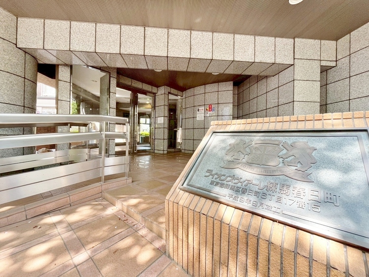 エントランス 外と内をつなぐエントランスは、まさに顔となる場所。