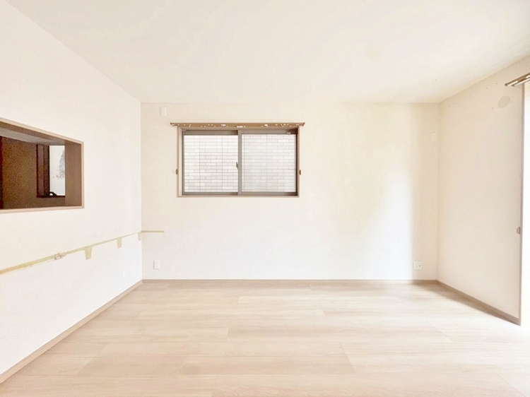 居間 居心地の良い空気感は、暮らしのステージを彩り、心からのやすらぎと満足感を与えてくれます。