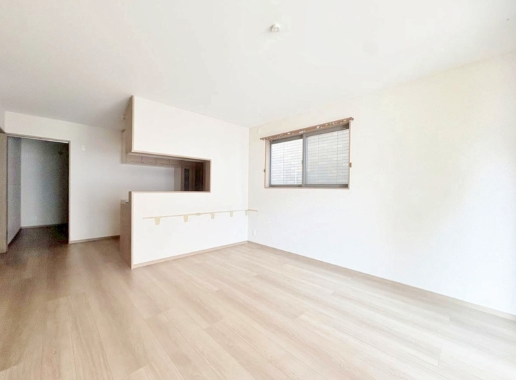 居間 快適に過ごす毎日を求めて、暮らしの中でご自身の「マイホーム」に創り上げてください。