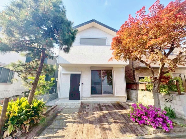 外観 資料には掲載していない情報が、現地にはたくさんあります。是非一度、現地をご確認ください。