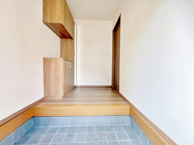 玄関 シューズボックスを完備した玄関です。