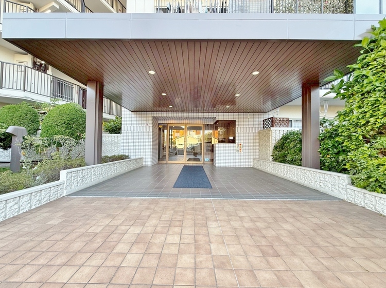 エントランス 外と内をつなぐエントランスは、まさに顔となる場所。