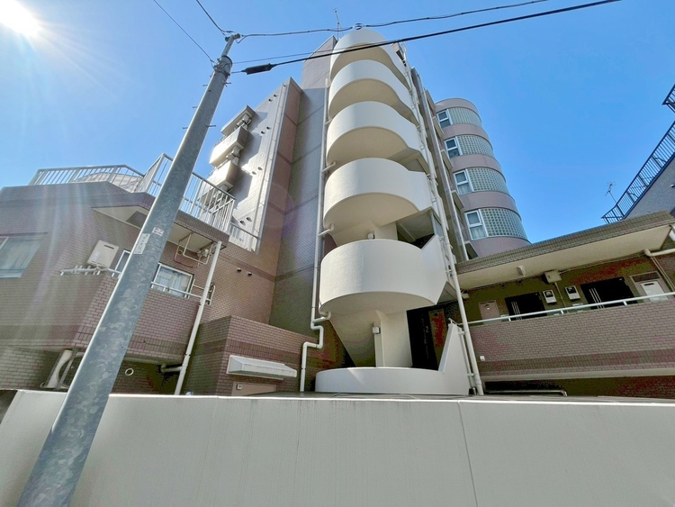 外観 現地に足をお運びいただいた際には、周辺散策などをお勧めいたします。