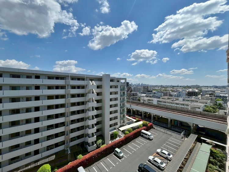 バルコニー 頬をなでる、優しい風を感じることが出来ます。