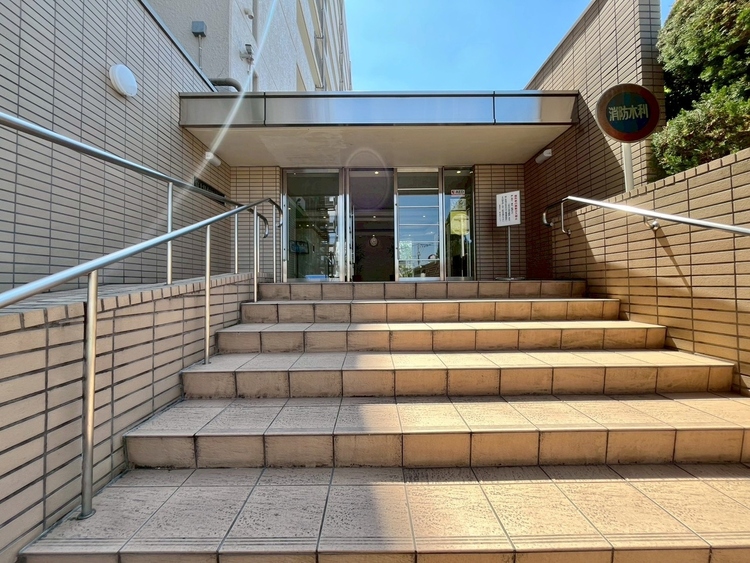 エントランス 外と内をつなぐエントランスは、まさに顔となる場所。