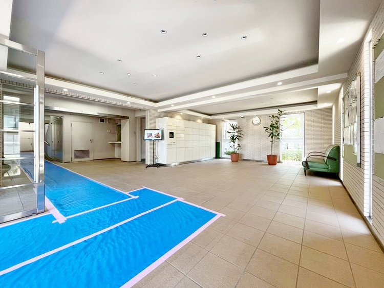 エントランス エントランス内部は、管理が行き届き清潔な共有スペースとなっています。