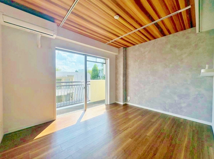 居間 豊かな居住性と、安心感を満たすクオリティが見事に調和した住空間。