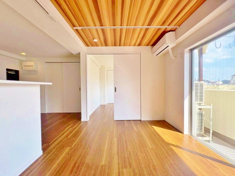 居間 過ごす時間が、たくさんの思い出として紡がれていく場所。