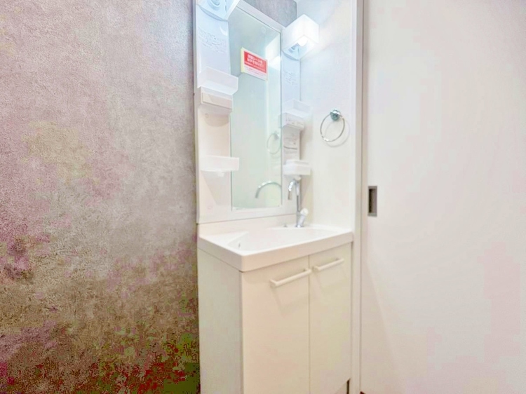 洗面 何かと物が増える場所だからこそ、スッキリと見映えの良い空間に。